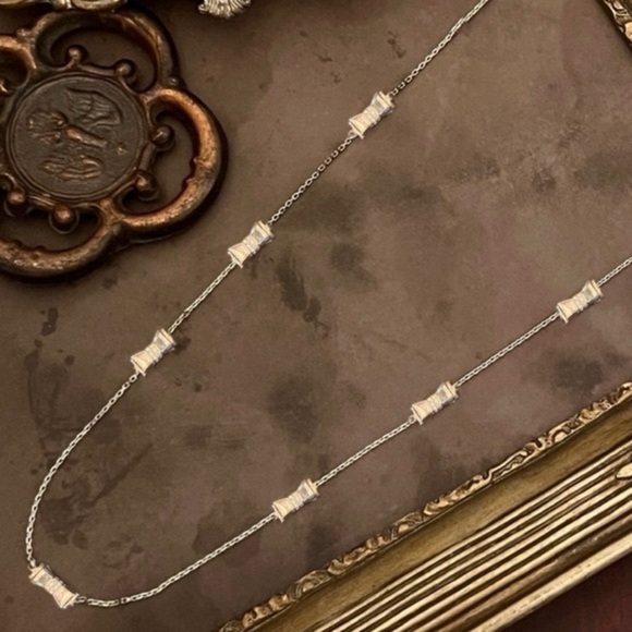 KATE SPADE • Silver Moon River Scatter Necklace - Picture 4 of 4